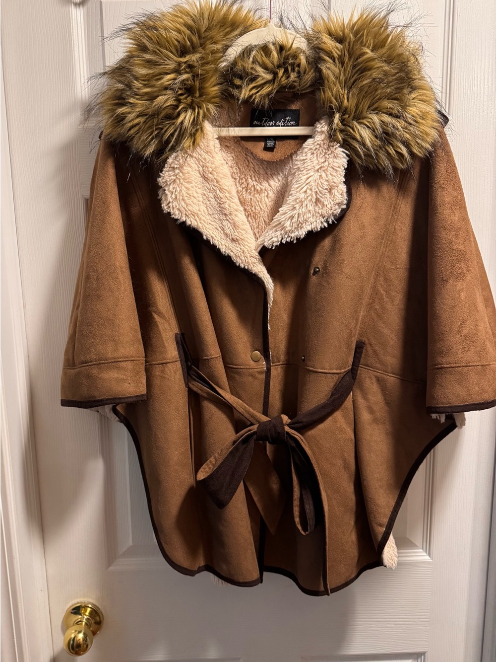 Parkhurst Outdoor Edition Women’s    L/XL Faux Suede Fur Cape Poncho Coat